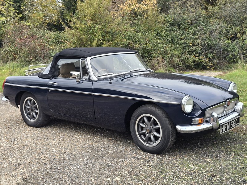 MG B Roadster, 1970, Midnight Blue