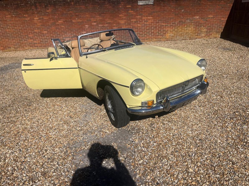 1981 MG MGB Push Button