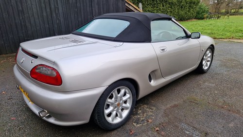 2001 MG MGF