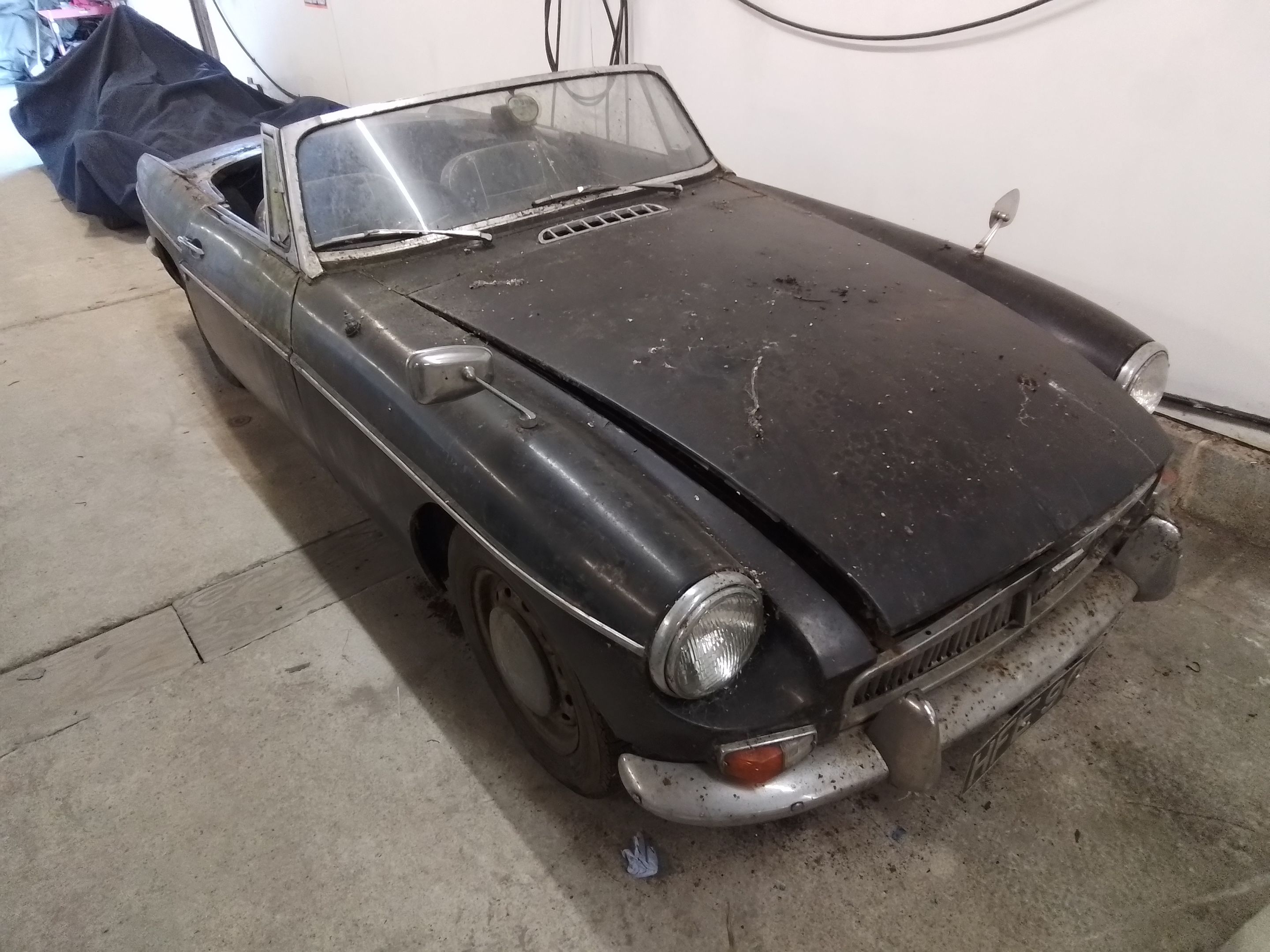 1968 MG MGB Push Button