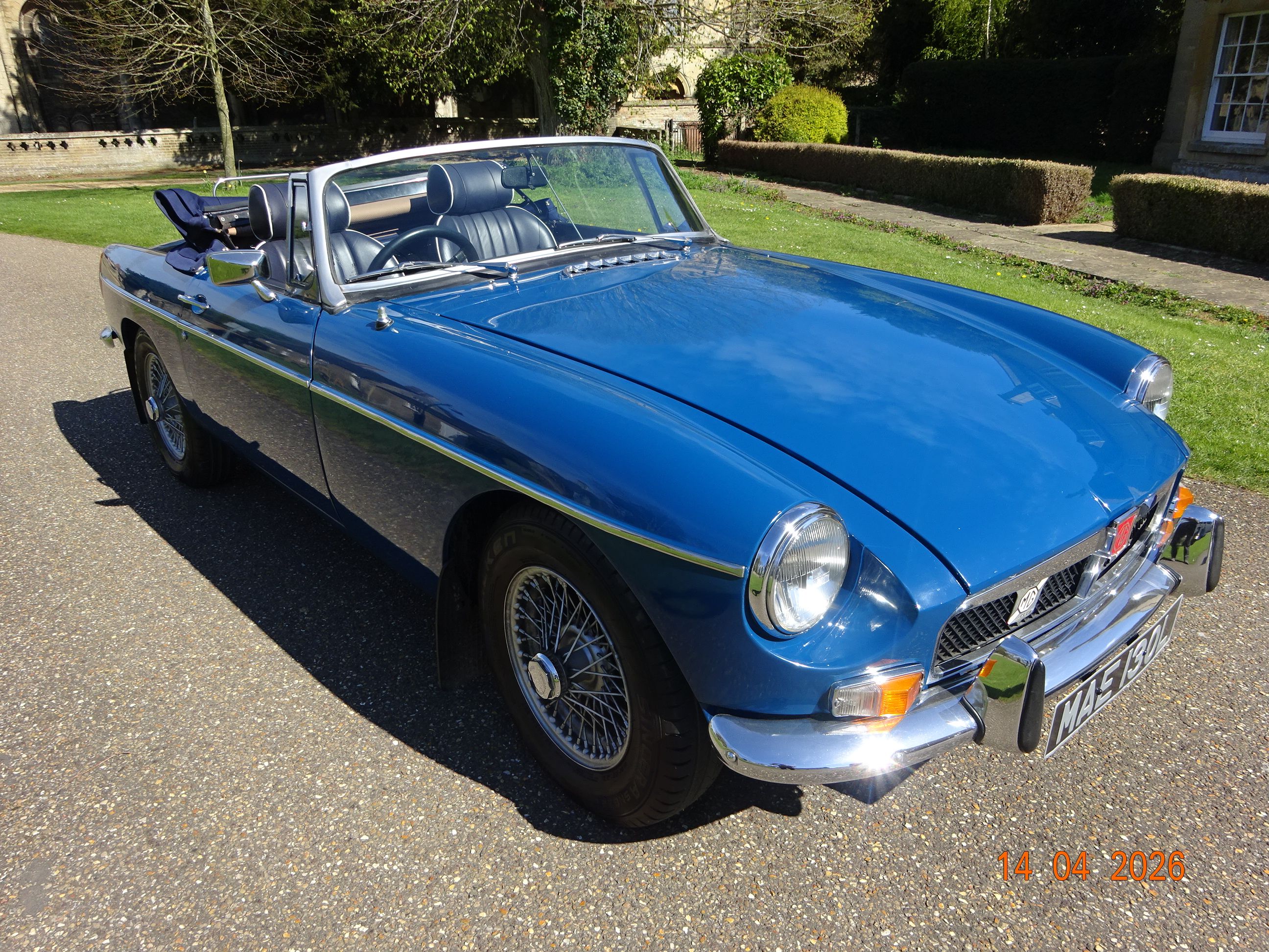 1972 MG MGB Push Button