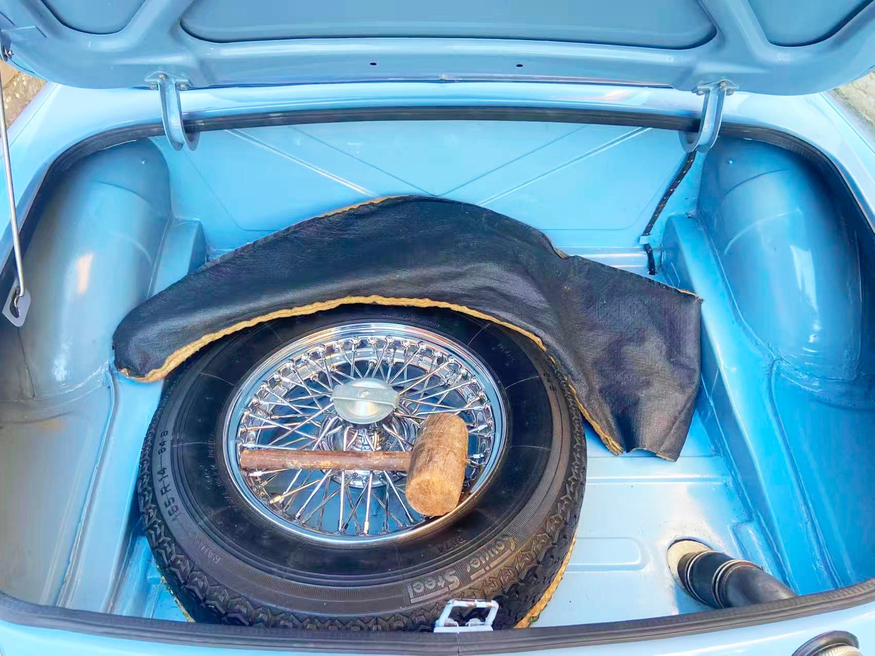 MGB Roadster, MK1,1963, Iris blue, fully rebuilt,pull handle, foto 12