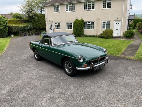 1972 MG MGB Push Button