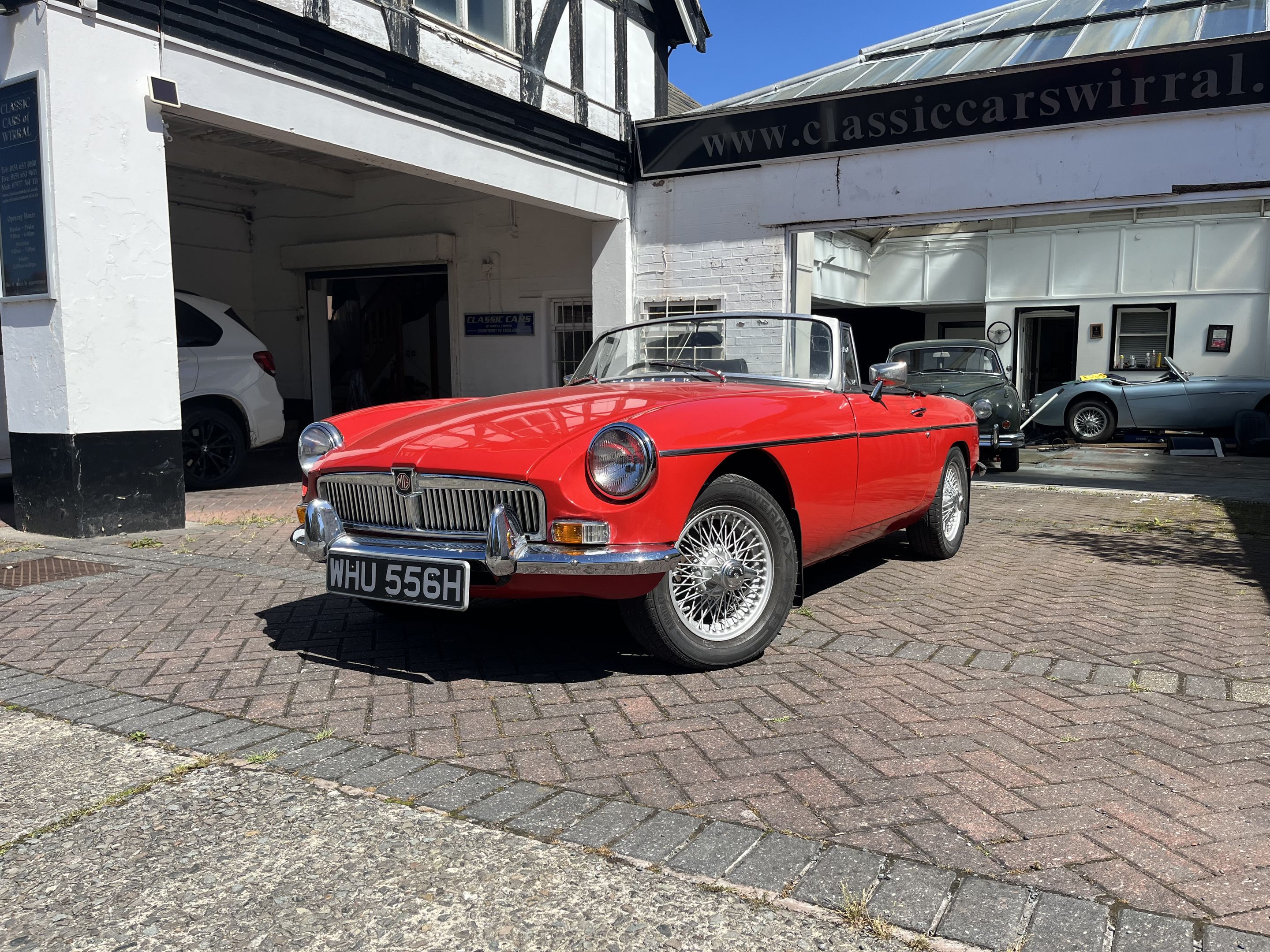 1970 MG MGB Push Button