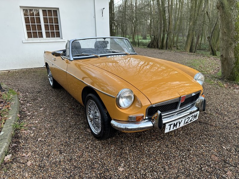 MGB roadster 1973, Bronze Yellow, Chrome Wire Wheels