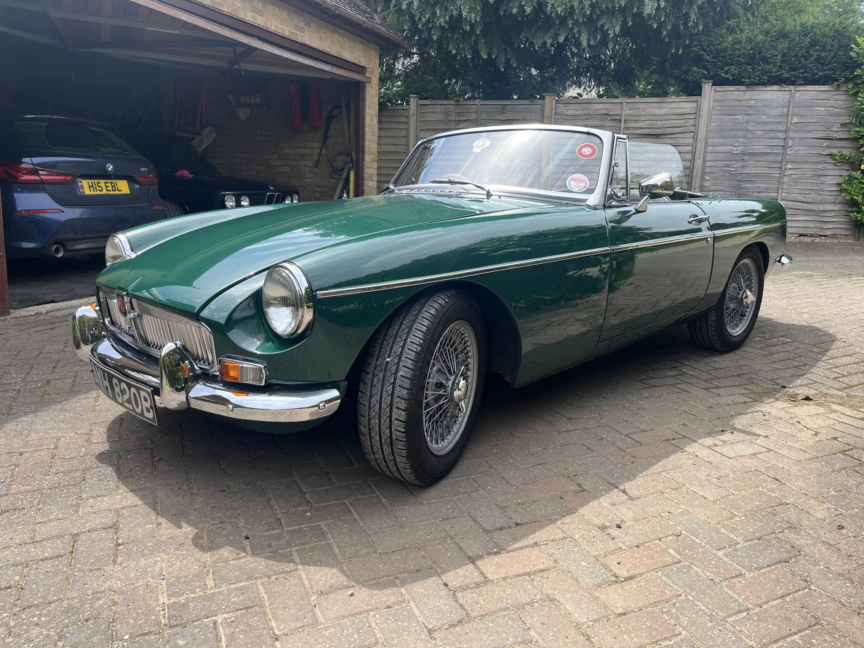 1964 MG MGB Push Button