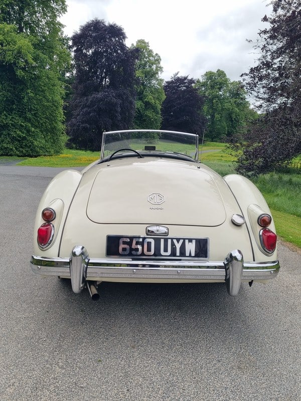 1961 MG MGA - 2 1961 MG MGA - 2