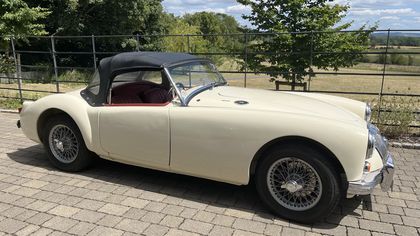 MG MGA 1600