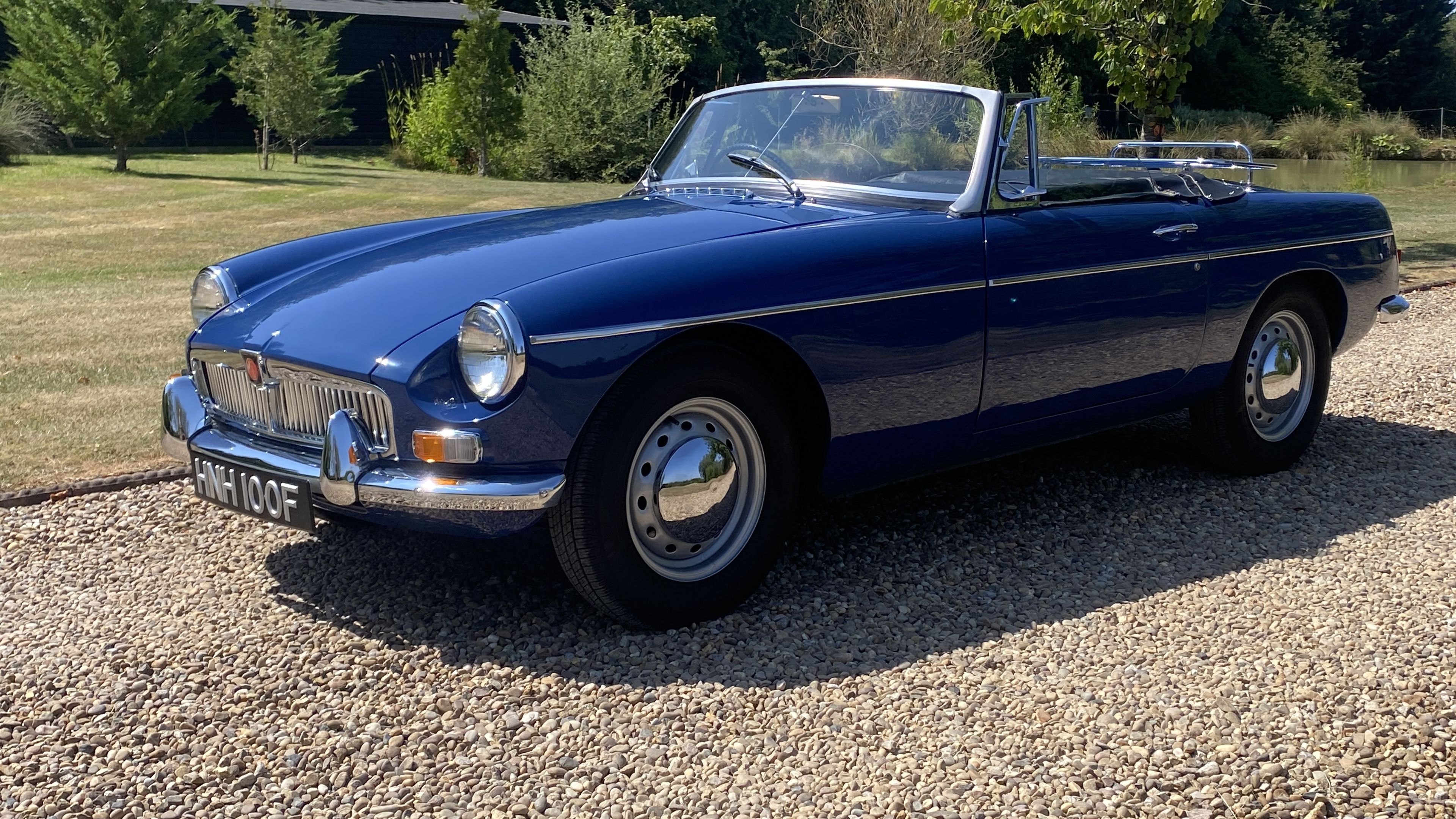 1968 MG MGB Push Button