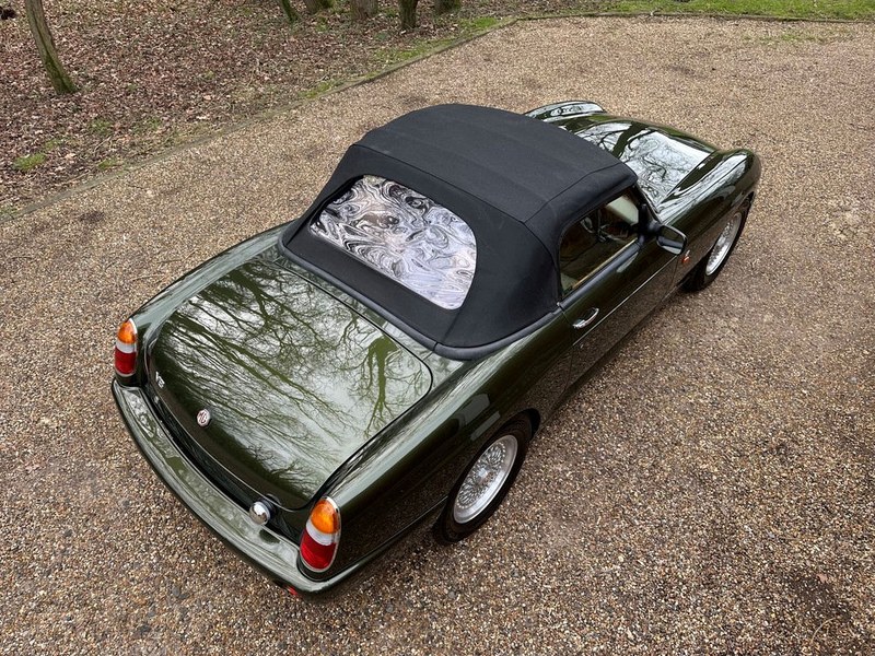 1995 MG RV8 - 2 1995 MG RV8 - 2