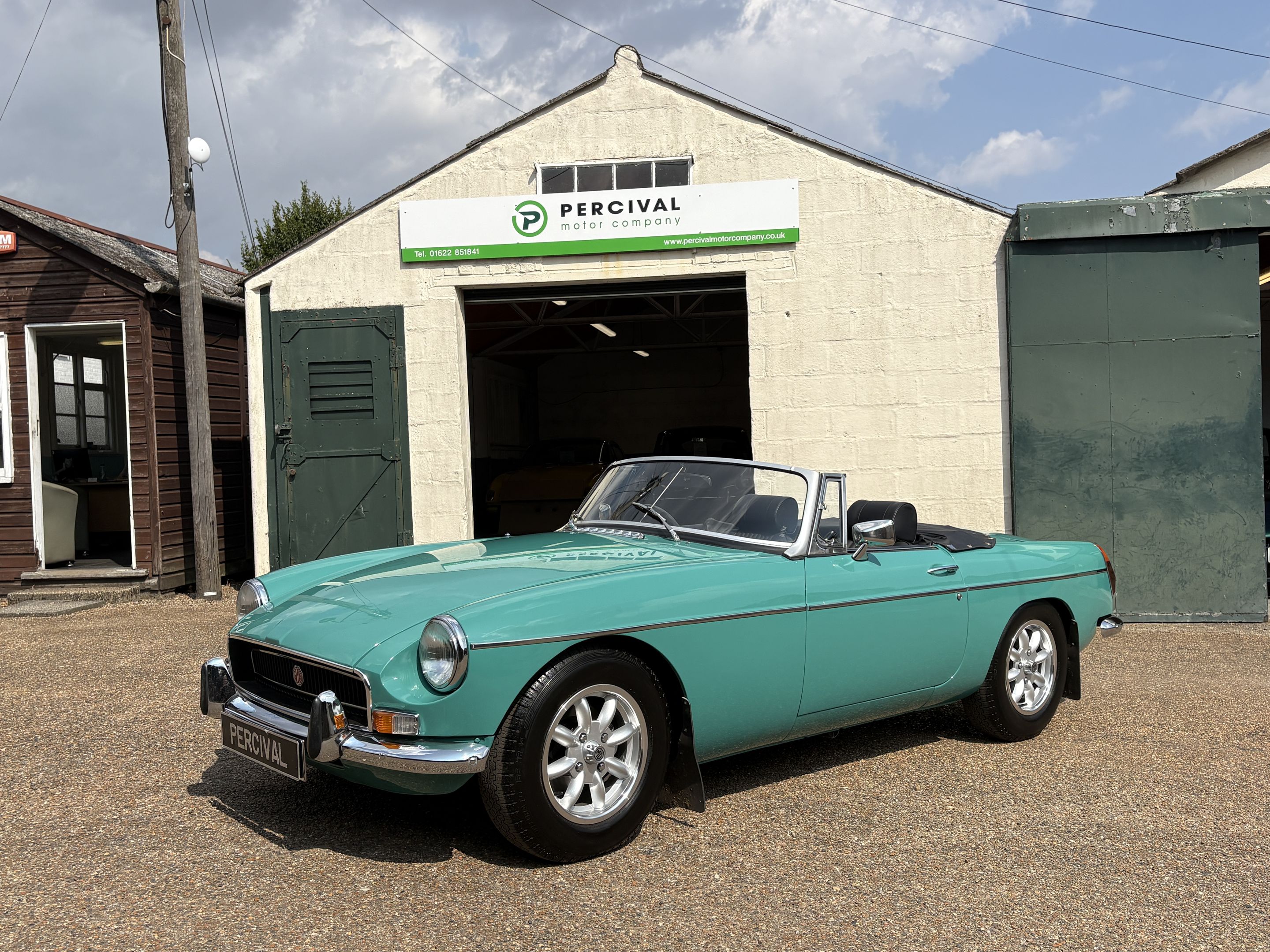 1972 MG MGB Push Button