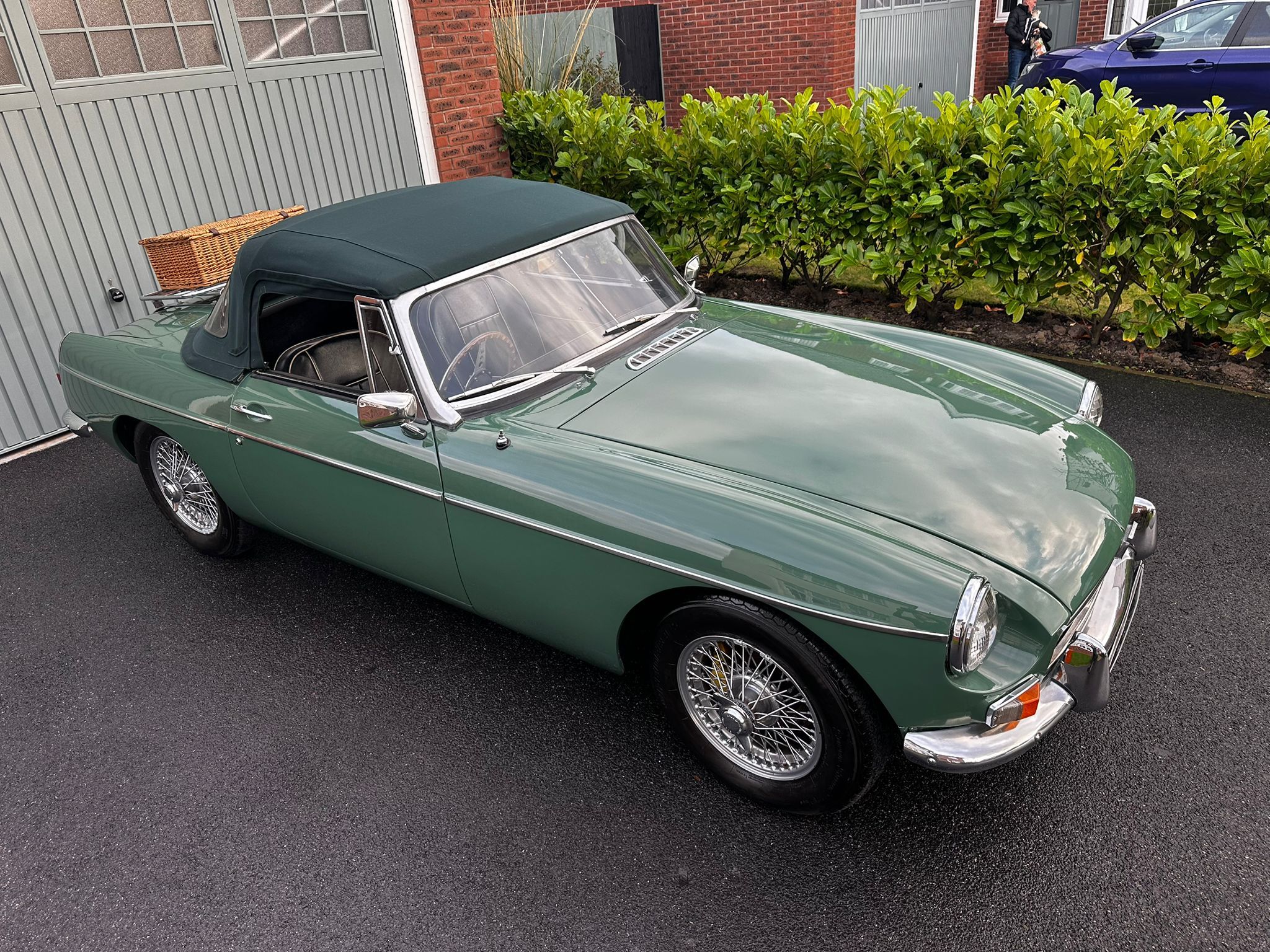 1964 MG MGB Push Button