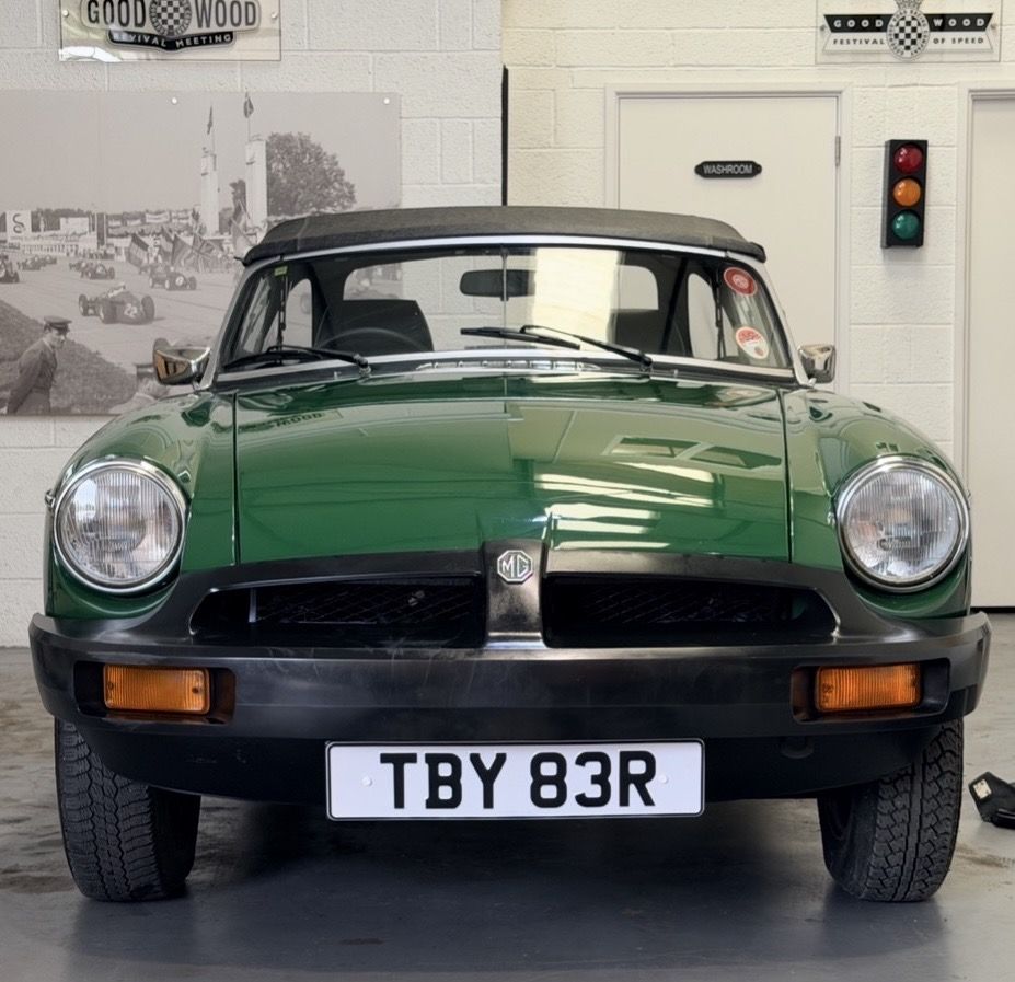 1977 MG MGB Push Button