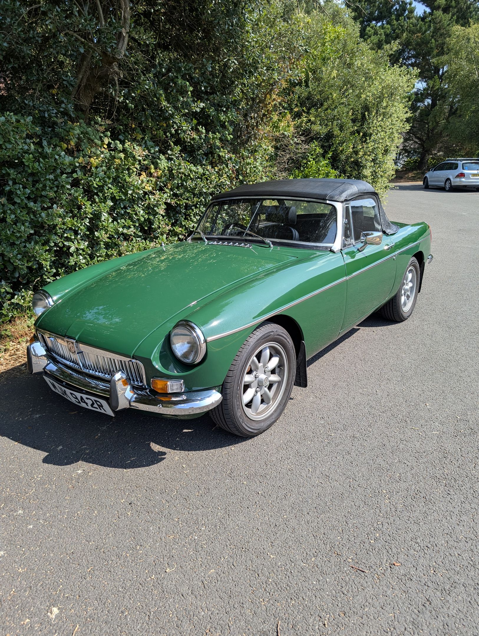 1976 MG MGB Push Button