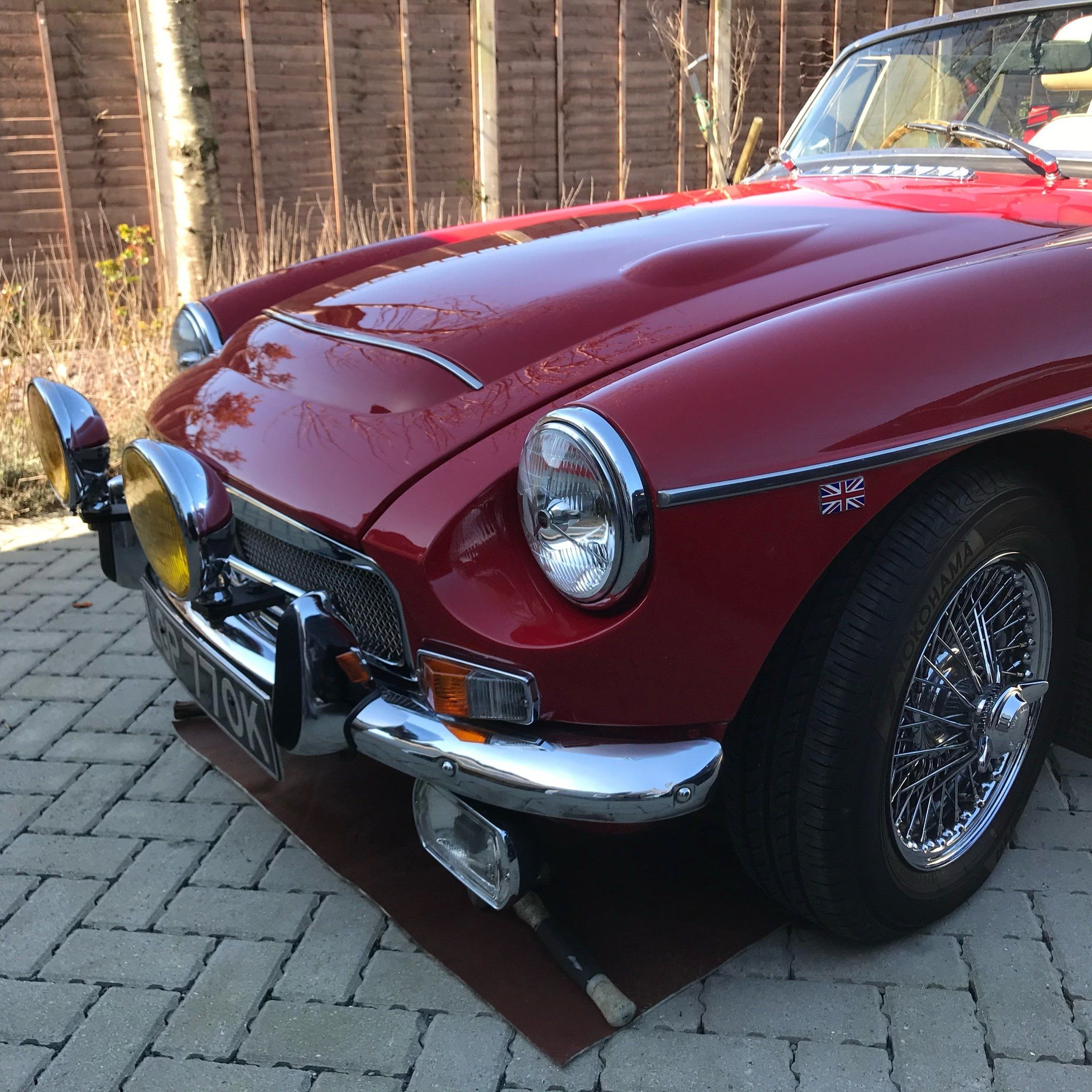 1972 MG MGB Push Button