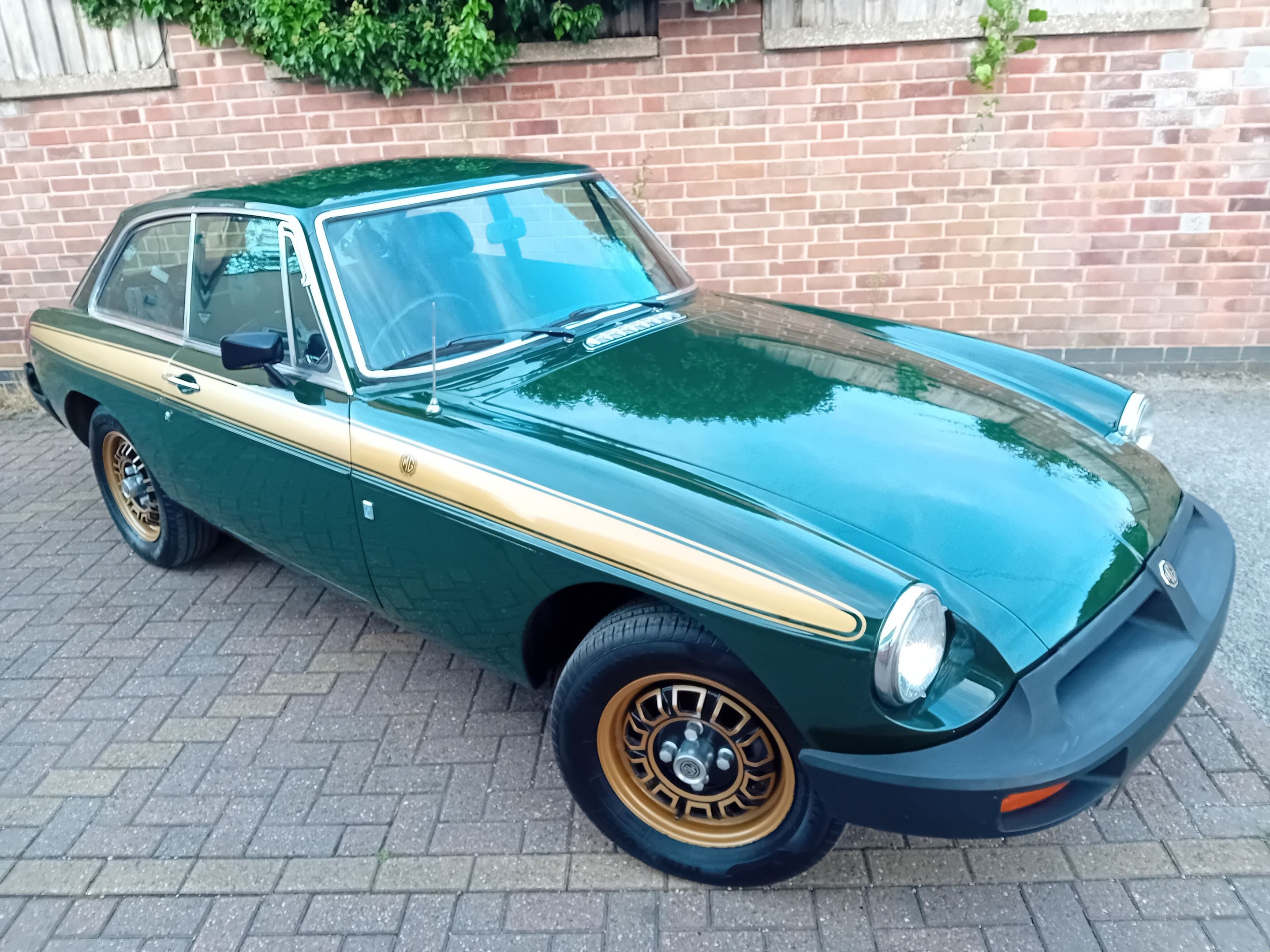 1975 MG MGB GT