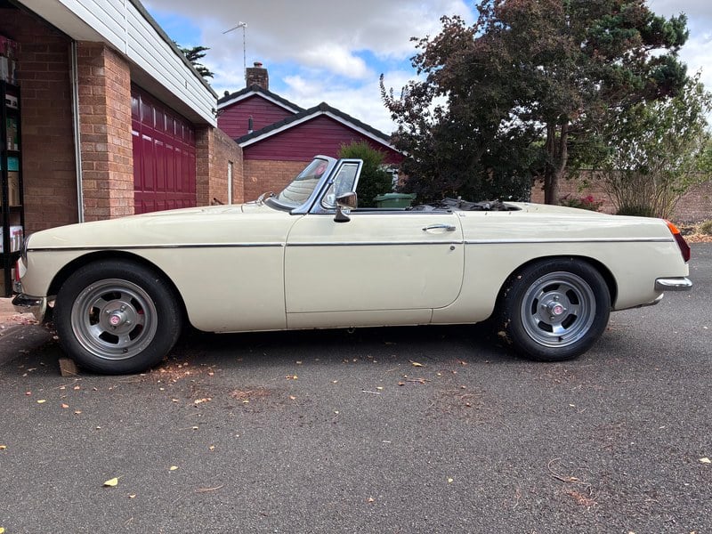 1971 MG MGB - 1 1971 MG MGB - 1