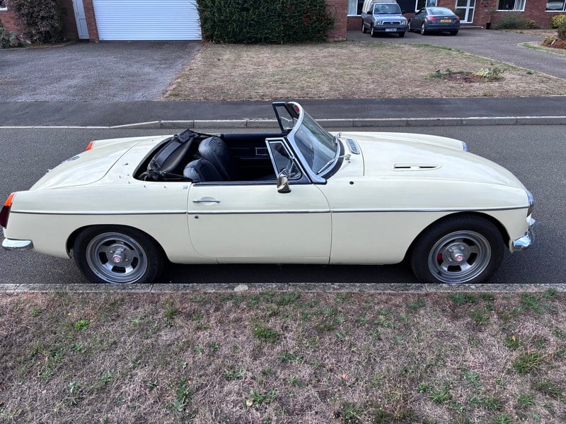 1971 MG MGB - 2 1971 MG MGB - 2