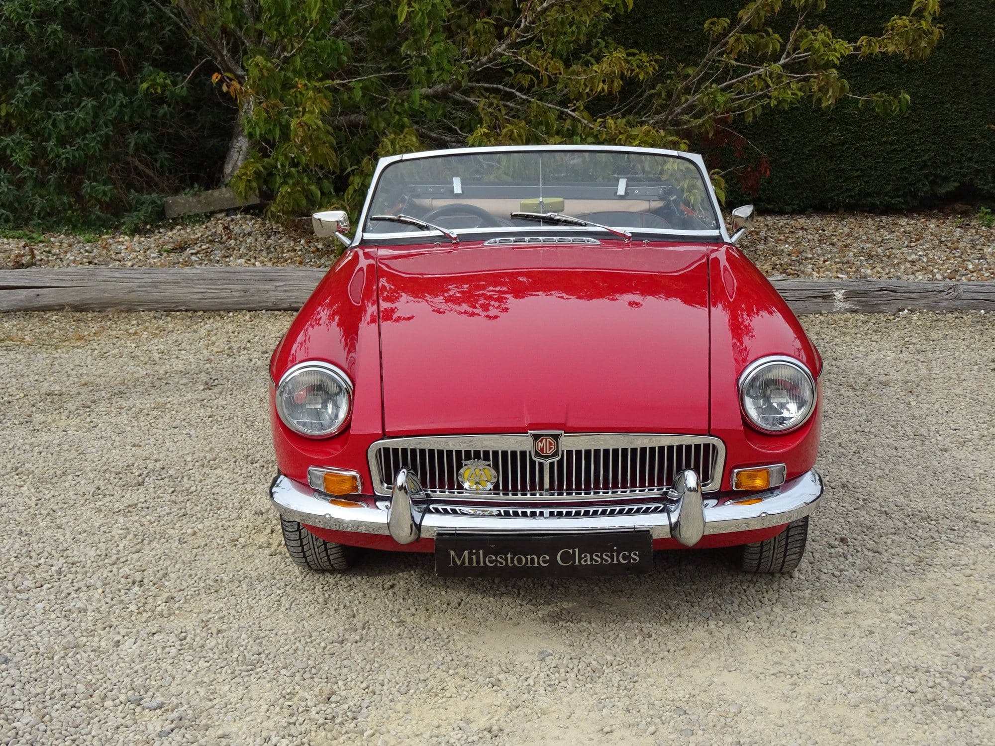 1968 MG B Roadster-Classic Red/Black Interior/History Record, foto 2
