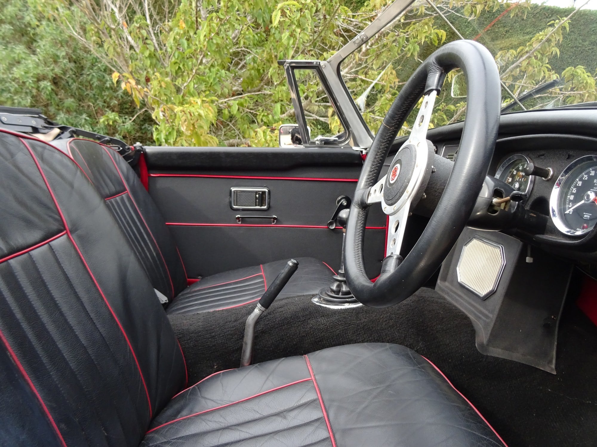 1968 MG B Roadster-Classic Red/Black Interior/History Record, foto 10