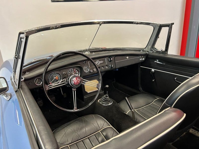 1965 MG MGB - 2 1965 MG MGB - 2