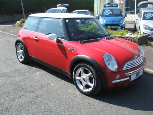 2004 54-reg Mini 1.6 Cooper 3Dr manual in red/white For Sale