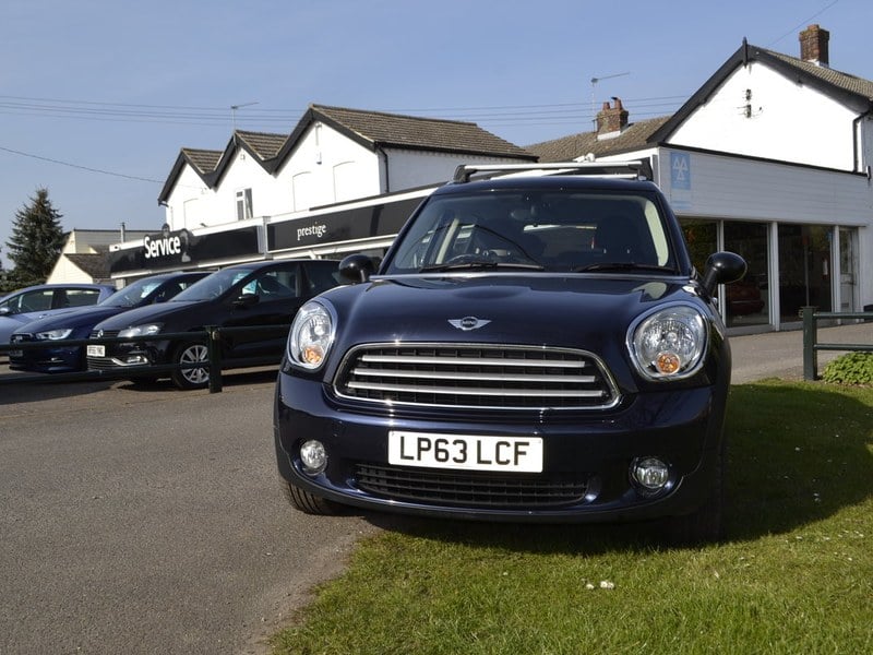 MINI Countryman 1.6 Cooper ALL4 - low miles