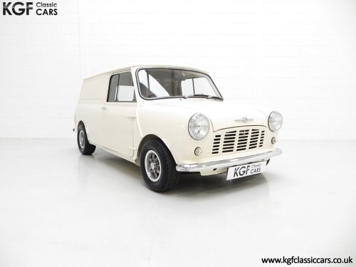 1969 A Delightful BMC Morris Mini Van Professionally Restored VENDUTO