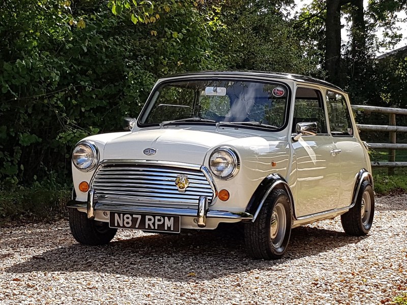 Fantastic Mini 1.3 SPI with 70's Cooper S Styling!