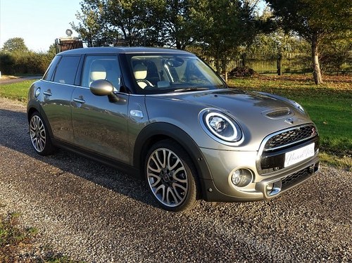 2018/68 Mini Cooper S Exclusive 5-Dr Hatch - Silver/Beige For Sale