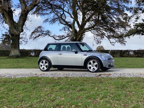2005 05 MINI COOPER 1.6 CHILLI PACK SILVER ONLY 62000 MILES For Sale