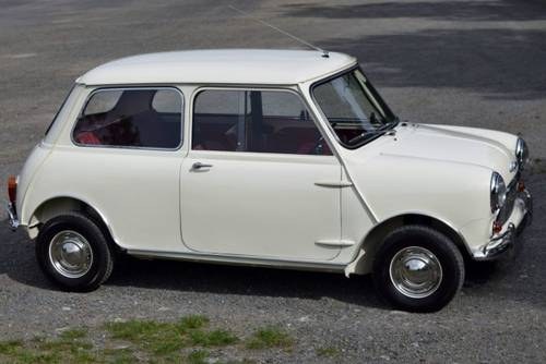 1965 Mini Morris Minor Super Deluxe For Sale by Auction