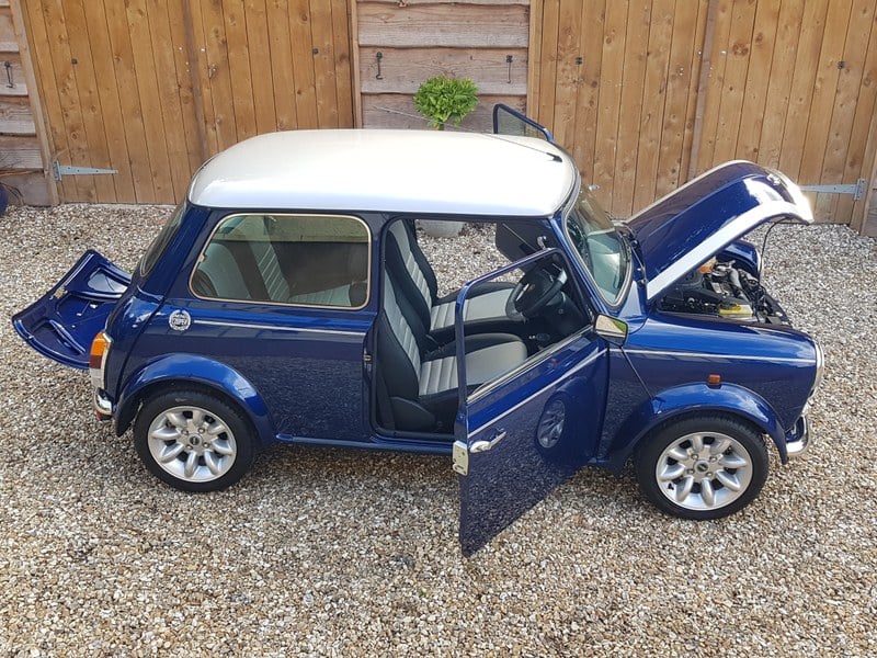 ** World Class ** Mini Cooper Sport On 9 Miles From New!!