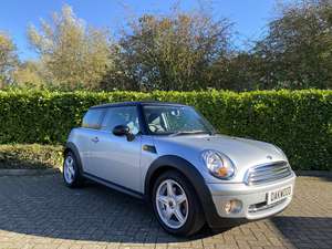 2009 An EXCEPTIONAL Mini Cooper with JUST 8,802 MILES + 1 OWNER!! For Sale (picture 1 of 12)
