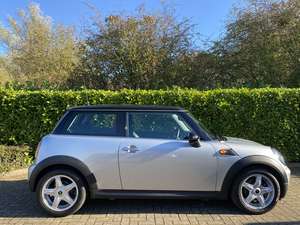 2009 An EXCEPTIONAL Mini Cooper with JUST 8,802 MILES + 1 OWNER!! For Sale (picture 2 of 12)