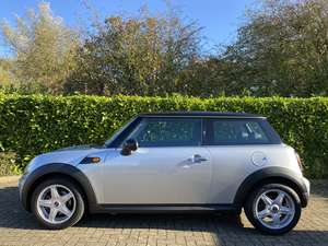 2009 An EXCEPTIONAL Mini Cooper with JUST 8,802 MILES + 1 OWNER!! For Sale (picture 8 of 12)