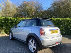 2009 An EXCEPTIONAL Mini Cooper with JUST 8,802 MILES + 1 OWNER!! For Sale (picture 9 of 12)
