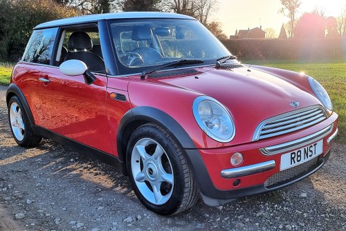 2002 Stunning early build red Cooper, 12mth MOT, leather interior In vendita