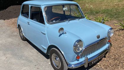 Austin Mini Deluxe
