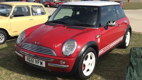 Mini Cooper 2001 in excellent condition. For Sale