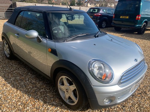 2010 MINI Convertible 1.6 Cooper. Leather. HPI Clear.