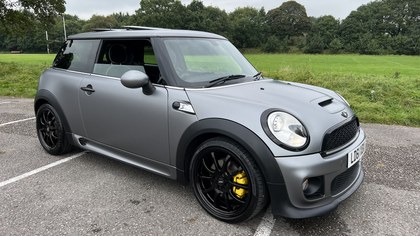 STUNNING Mini Cooper S 1.6 Automatic SPECIAL CAR 20,000 MILE
