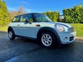 MINI Cooper Automatic Ice Blue SAT Nav B'Tooth LOW MILES