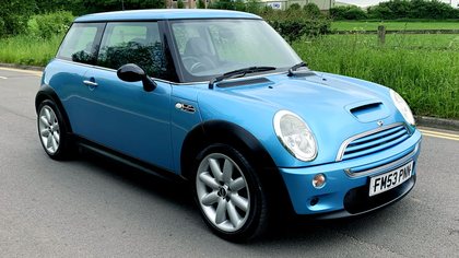 2004 MINI COOPER S // ONLY 41000 MILES // 7 SERVICE STAMPS