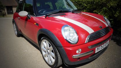 Mini Hatchback Cooper