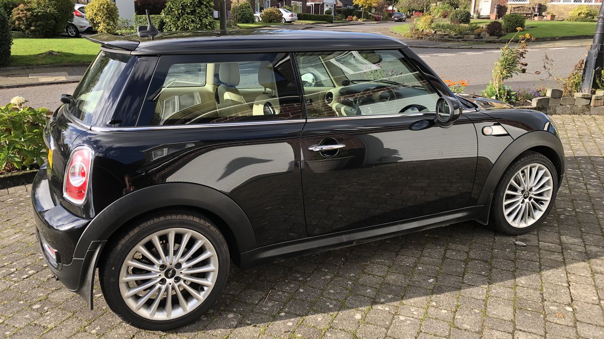 Mini Hatcback 2013 Mini Hatchback Black Automatic, 6 speed Right Hand Drive in ...