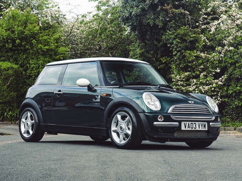 Rapid Classics: Eine Suche. Alle Oldtimer. 29 » Rapid Classics: Eine Suche. Alle Oldtimer. 2003 MINI Cooper (R50) Presented by HRRCC