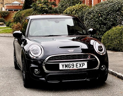 2019 Mini Cooper S Sport (JCW features) SOLD