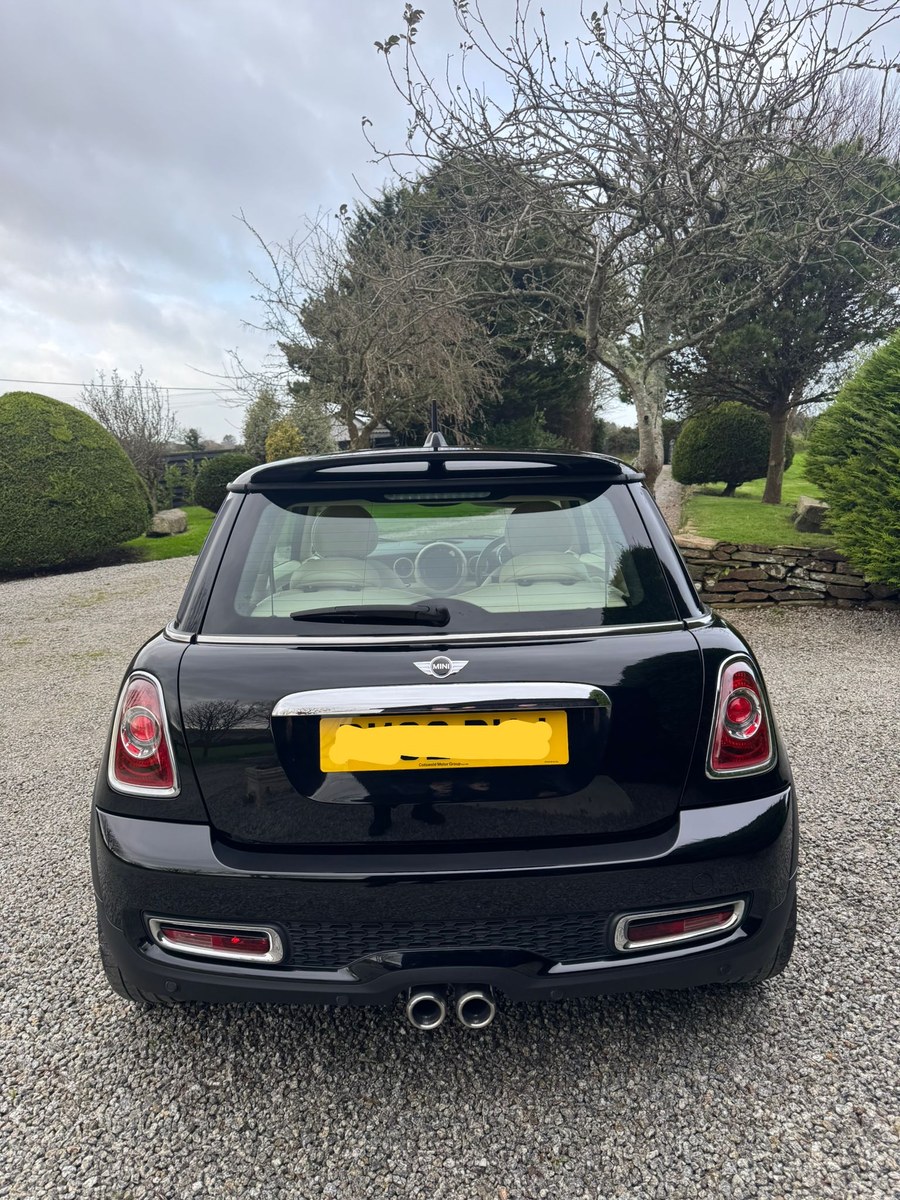 Mini Hatcback 2012 Mini Hatchback Zwart Automatisch, 6 versnellingen Rechts in Saint ...