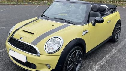 Mini Convertible R57